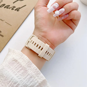 Silicone Strap For Apple Watch band 45mm 41mm 44mm 40mm 49mm 42mm 38mm 44 mm Sport Bracelet iWatch Series 9 8 7 SE 6 5 4 Ultra 2