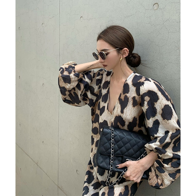 Autumn Women Lantern Sleeve V-neck Dress Sexy Leopard Print Mid-length Elegant Lady Party Dress New Clothes