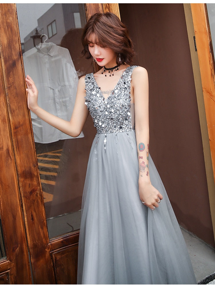 V-Back Beading Evening Dress A-line Tulle Sequins Prom Dress Sleeveless Long Party Dress Silver Grey Homecoming Dress Champagne